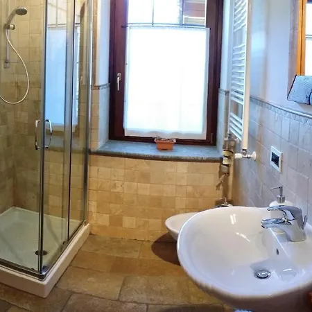 Le Renard D'introd 住宿加早餐酒店