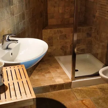 Le Renard D'introd Nocleg ze śniadaniem